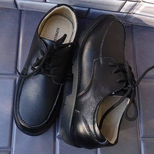 NWOT. SIZE 22.5 / 35. Alpheligance Boy's Kids Black Oxford Leather Dress Shoes.